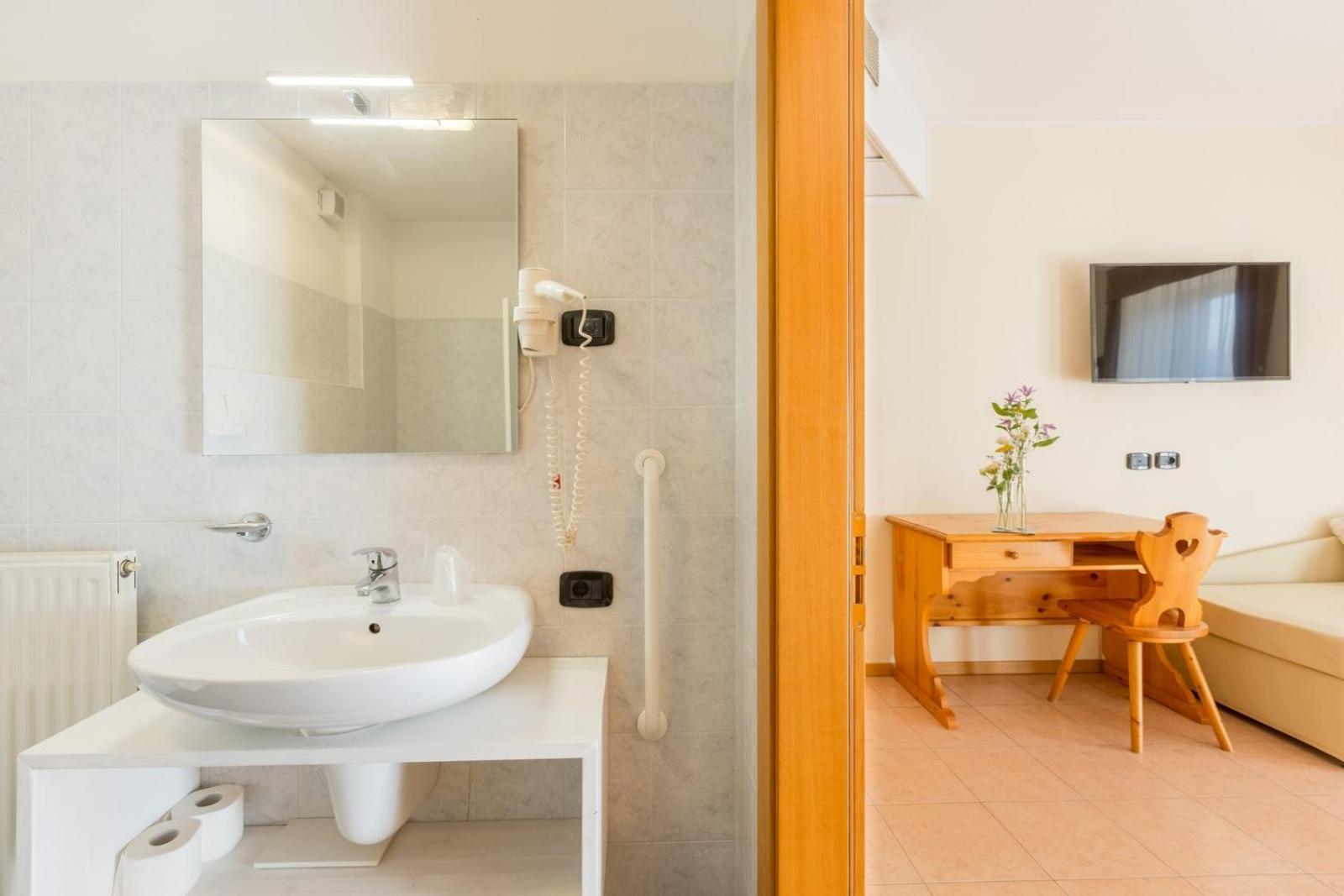 הוילה ריבה דל גארדה Agritur Eden Marone מראה חיצוני תמונה